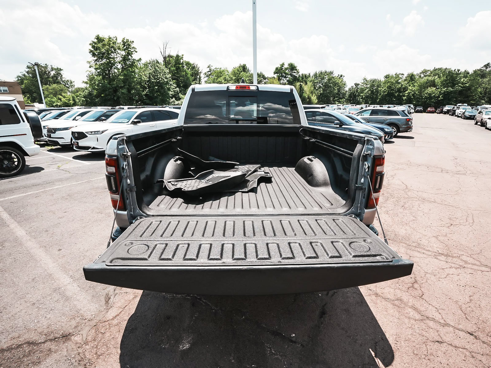 Used 2024 RAM 1500 Big Horn AWD/4WD image 44