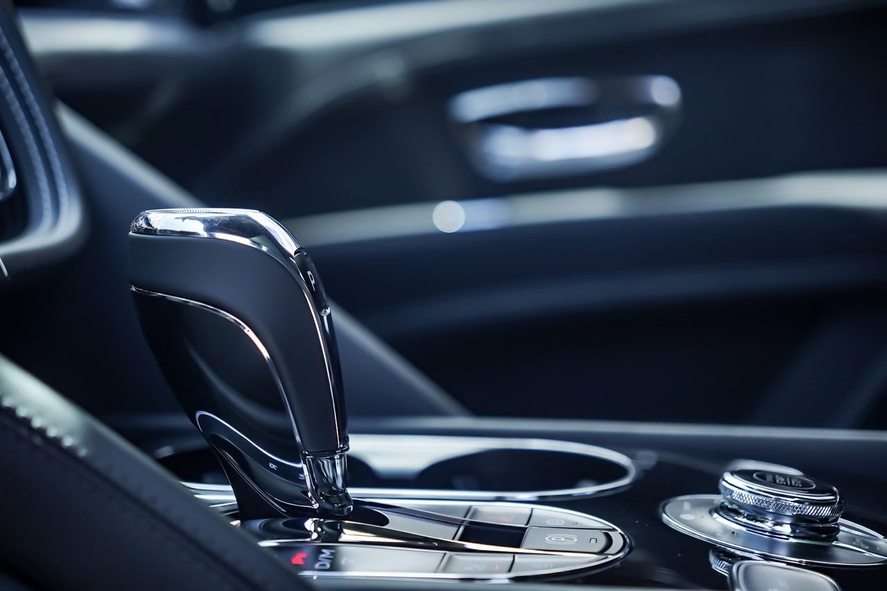 Certified 2024 Bentley Bentayga Extended Wheelbase image 13