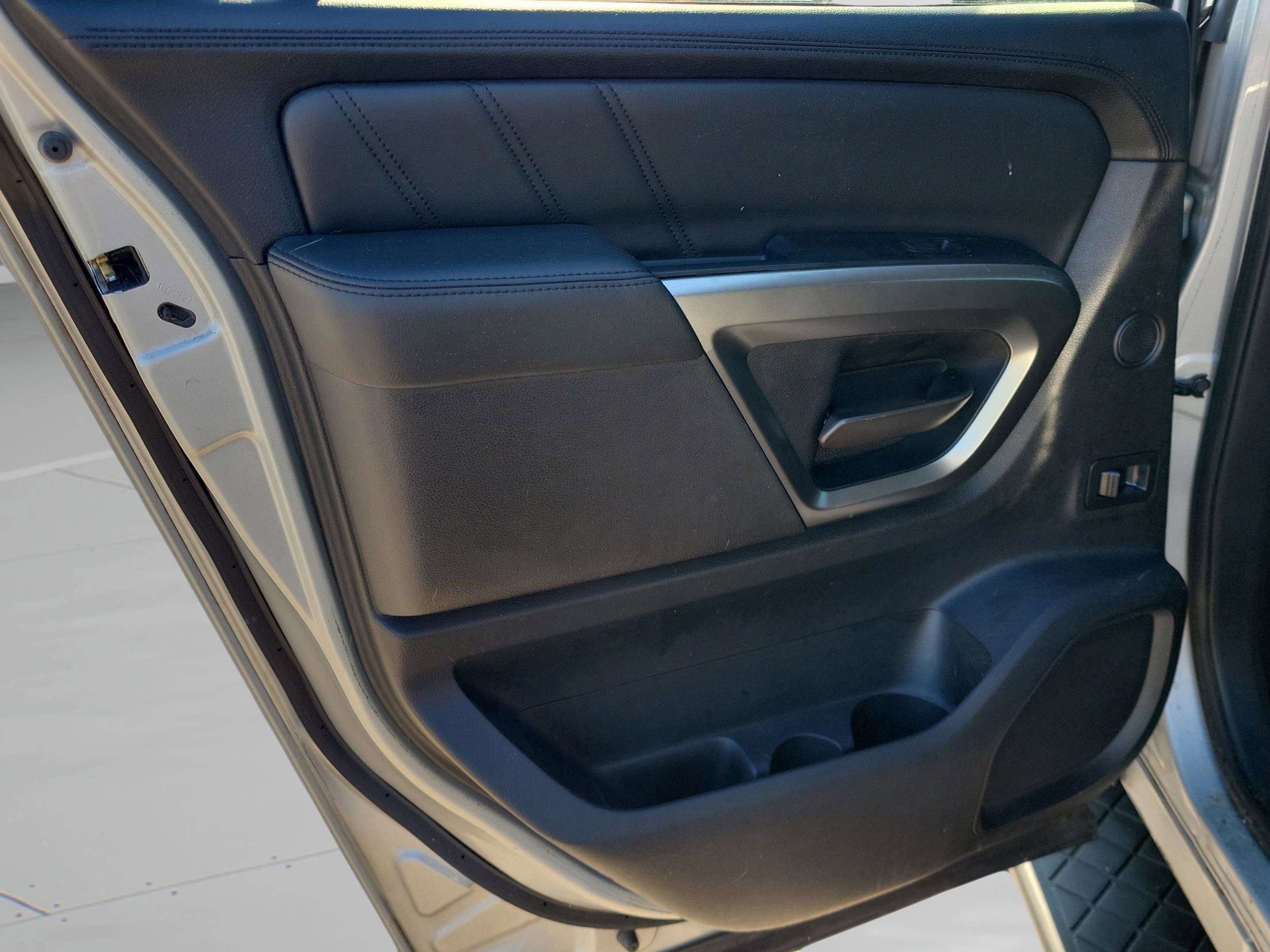 Used 2015 Nissan Armada SV w/ SV Driver Package image 29