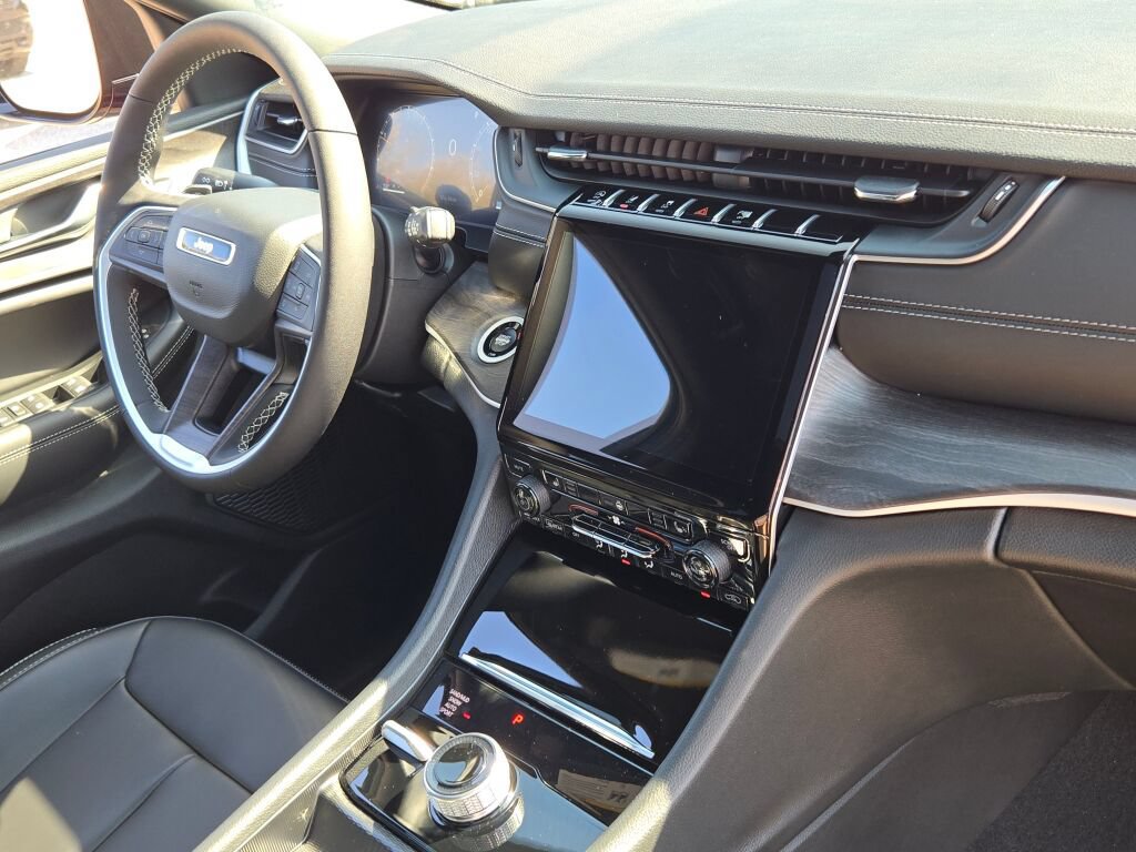 New 2025 Jeep Grand Cherokee L Limited AWD/4WD image 8