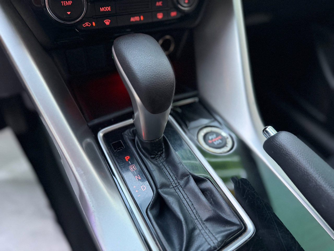 Used 2020 Mitsubishi Eclipse Cross ES image 23