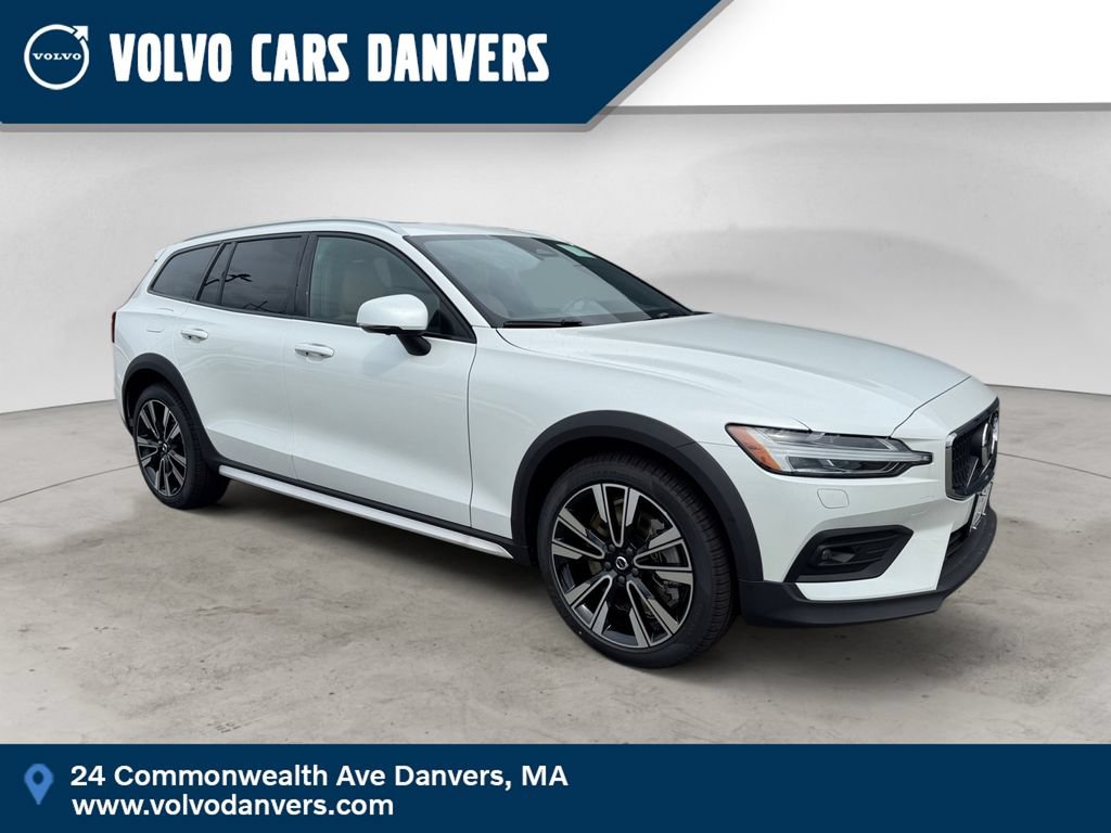 New 2026 Volvo V60 B5 Cross Country Ultra w/ Protection Package Premier