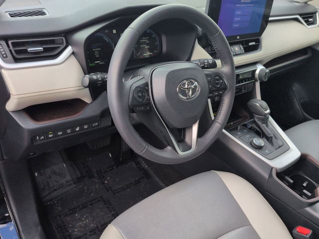 Used 2023 Toyota RAV4 Limited image 12