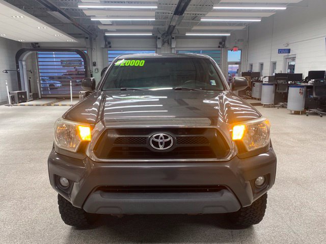 Used 2014 Toyota Tacoma 4x4 Double Cab w/ TRD Off-Road Package image 2