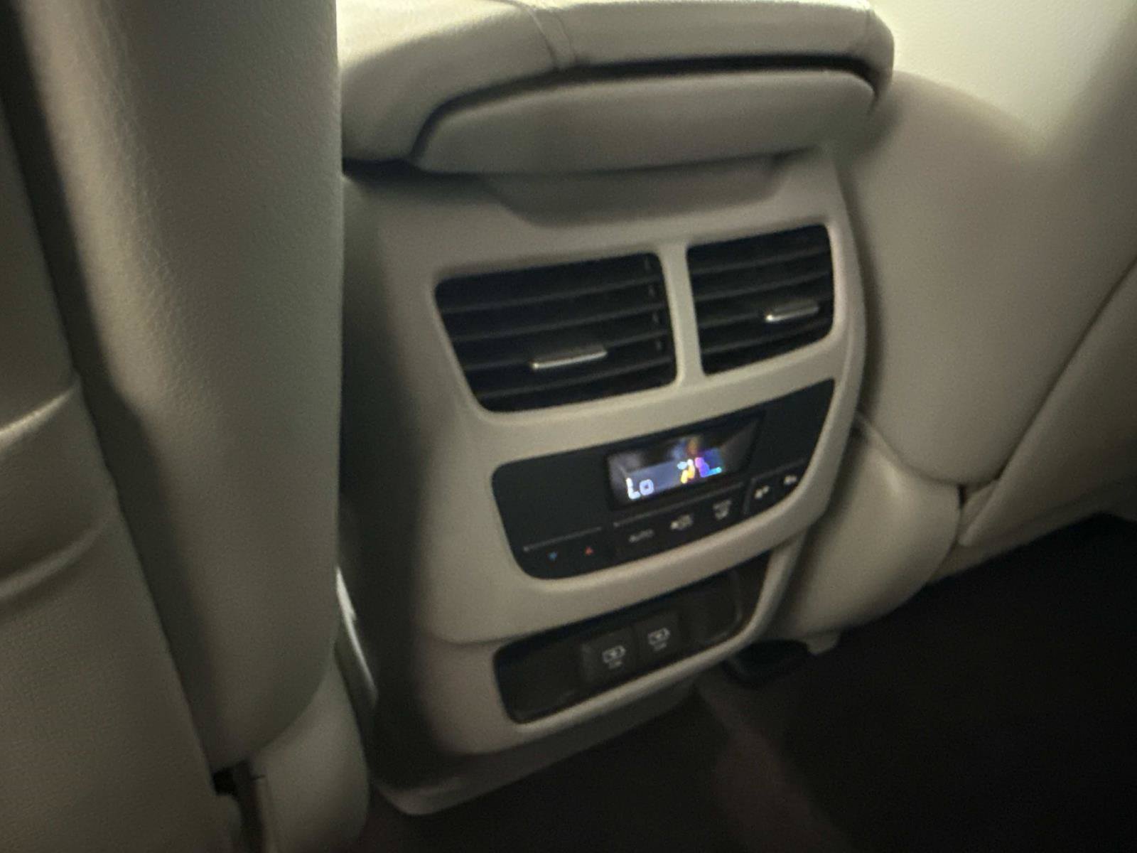 Used 2018 Acura MDX FWD image 11