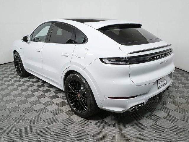 New 2026 Porsche Cayenne S image 3