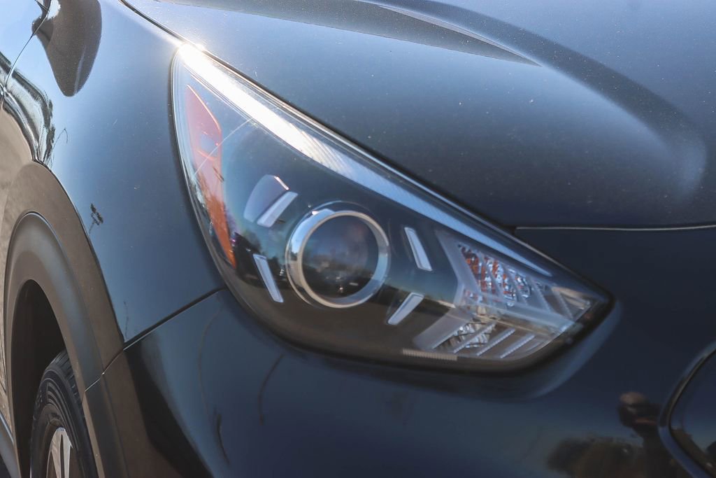 Used 2022 Kia Niro EX Premium image 7