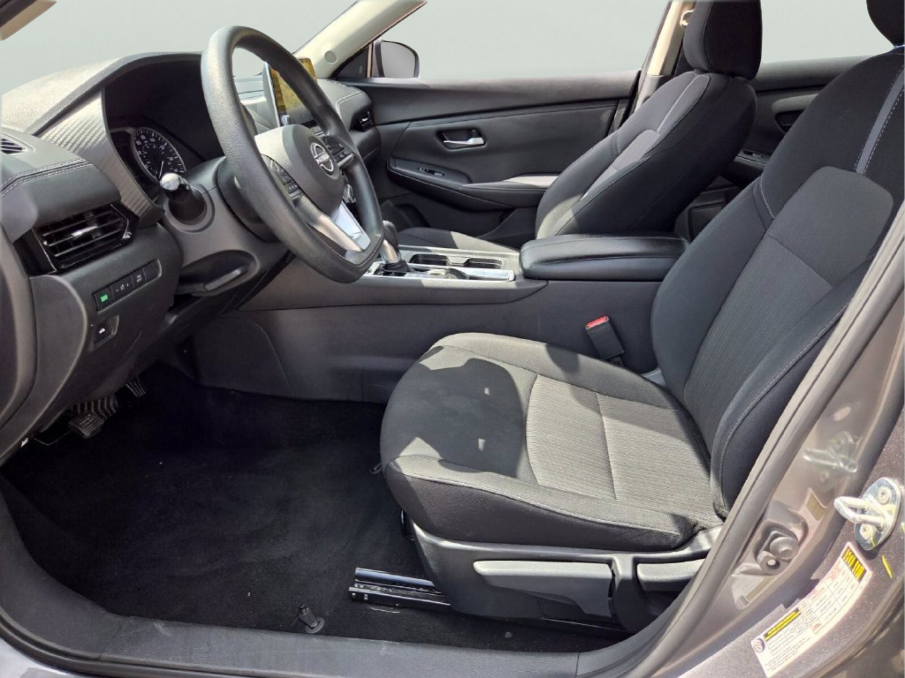 Used 2024 Nissan Sentra SV FWD image 9