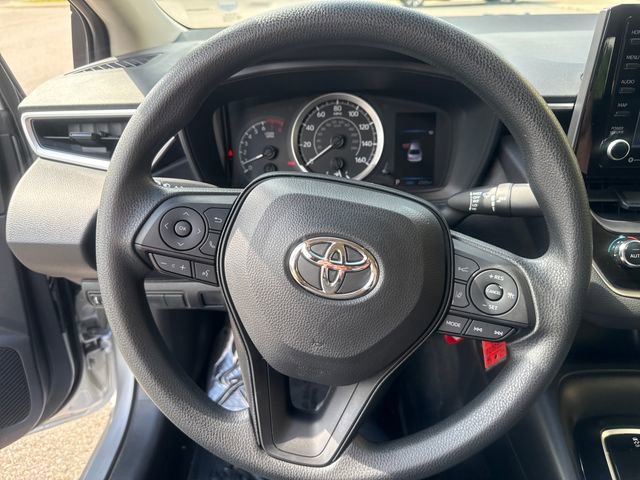 Used 2022 Toyota Corolla LE FWD image 11