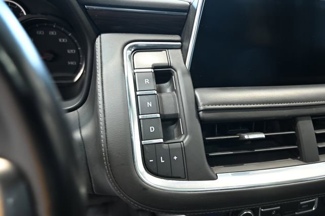 Used 2021 Chevrolet Suburban Z71 w/ Luxury Package image 19