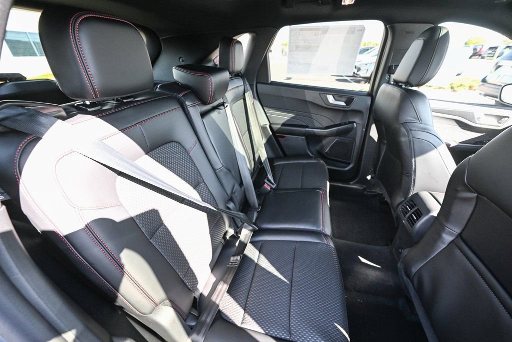 New 2026 Ford Escape ST-Line Select w/ Equipment Group 401A image 24