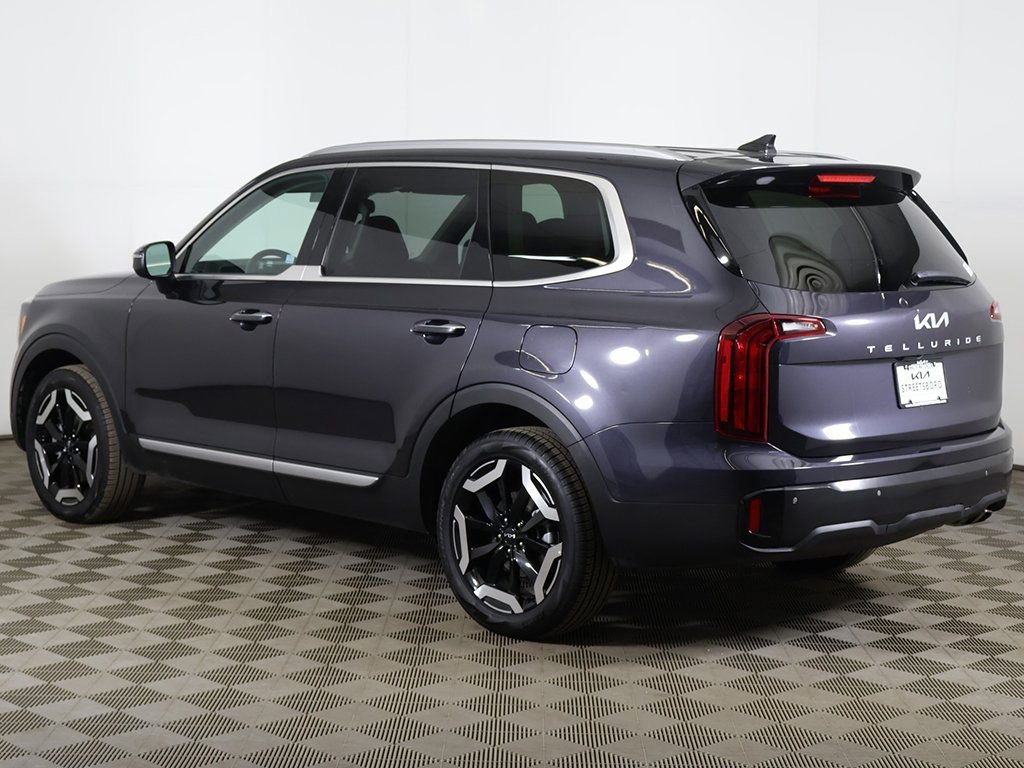 Used 2025 Kia Telluride S image 10