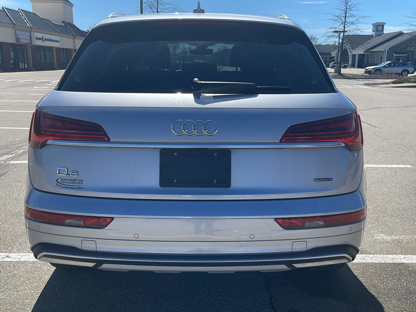 Used 2023 Audi Q5 2.0T Premium w/ Convenience Package image 6