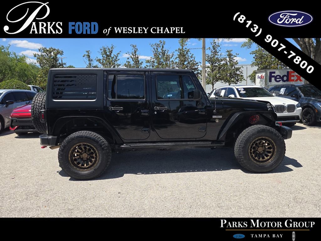 Used 2017 Jeep Wrangler Unlimited Rubicon AWD/4WD image 3
