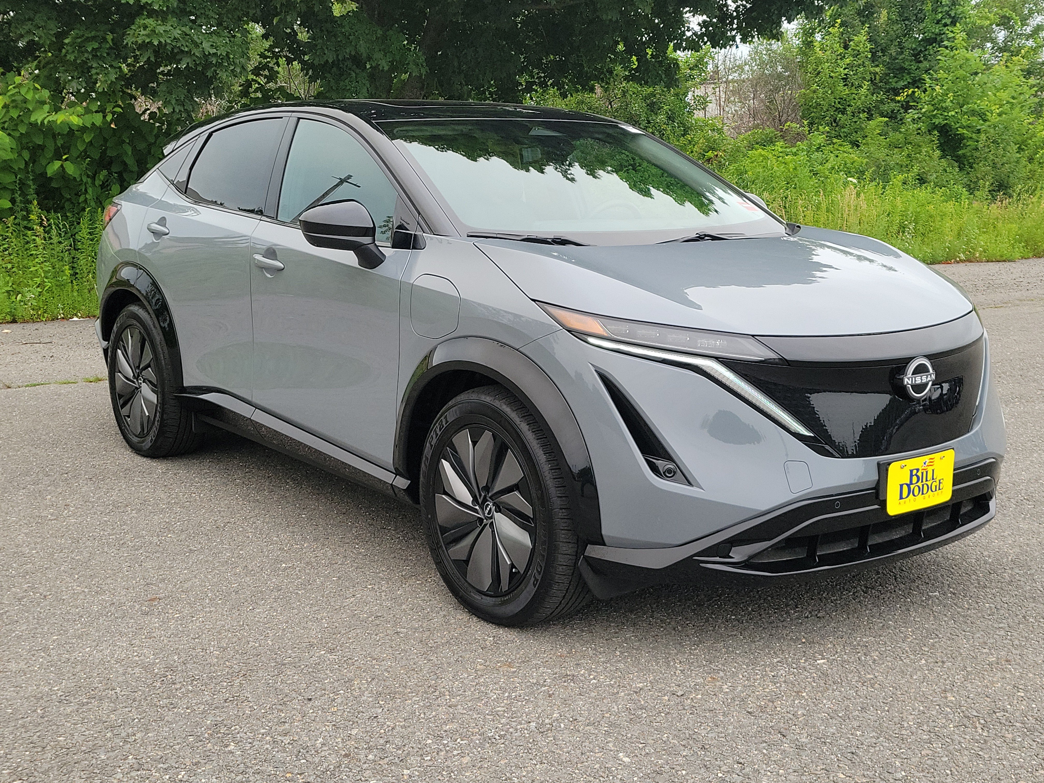Used 2025 Nissan Ariya AWD image 3