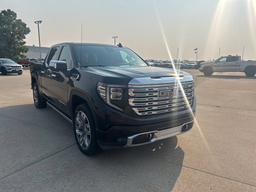Used 2023 GMC Sierra 1500 Denali w/ Denali Reserve Package AWD/4WD image 7