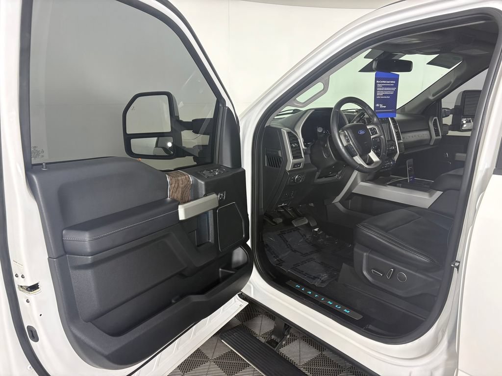 Used 2019 Ford F250 Lariat w/ Lariat Ultimate Package AWD/4WD image 11