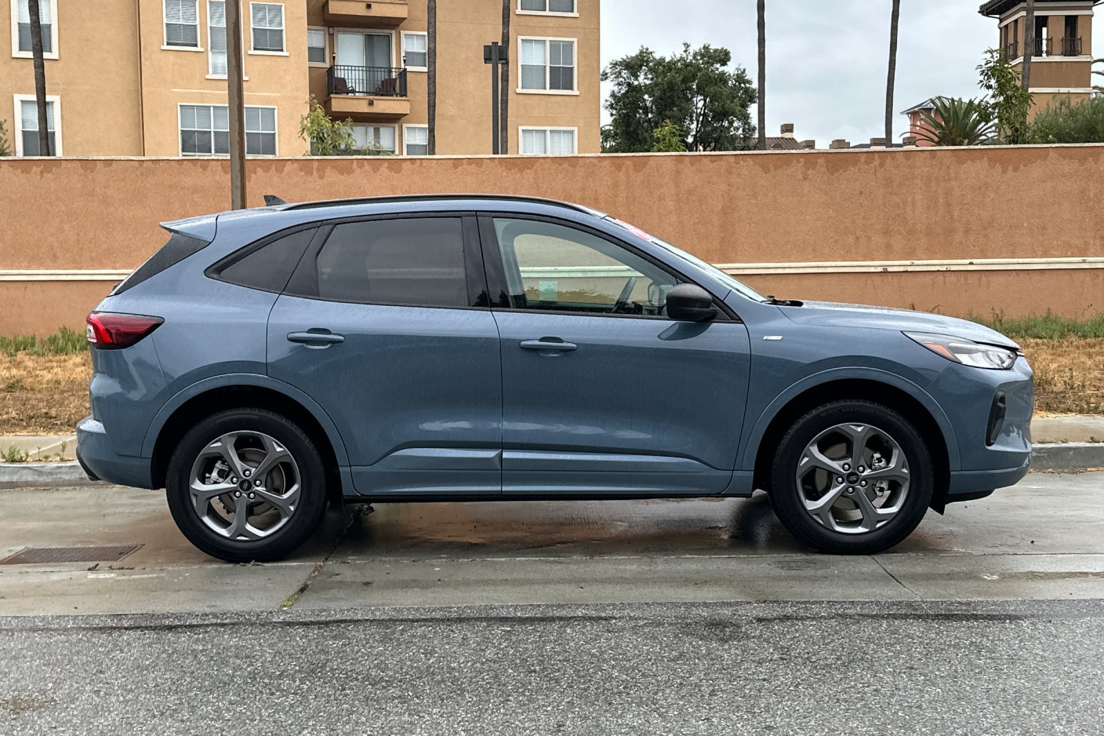 Used 2024 Ford Escape ST-Line w/ Tech Pack #1 AWD/4WD image 3