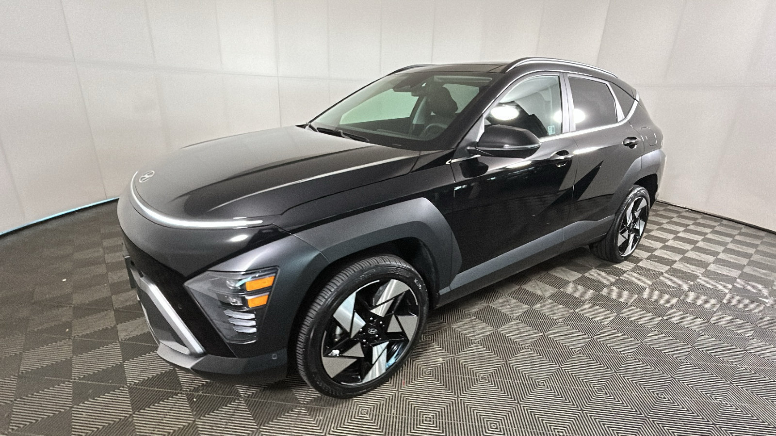 Used 2025 Hyundai Kona Limited AWD/4WD image 8