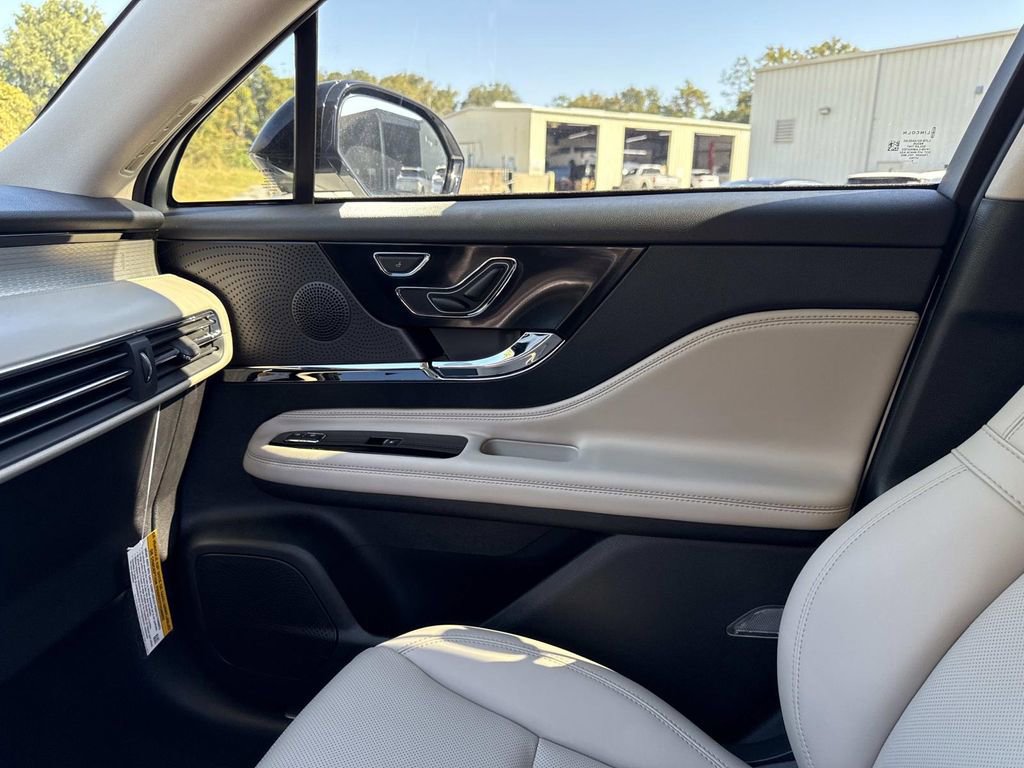 New 2026 Lincoln Corsair Premiere image 22