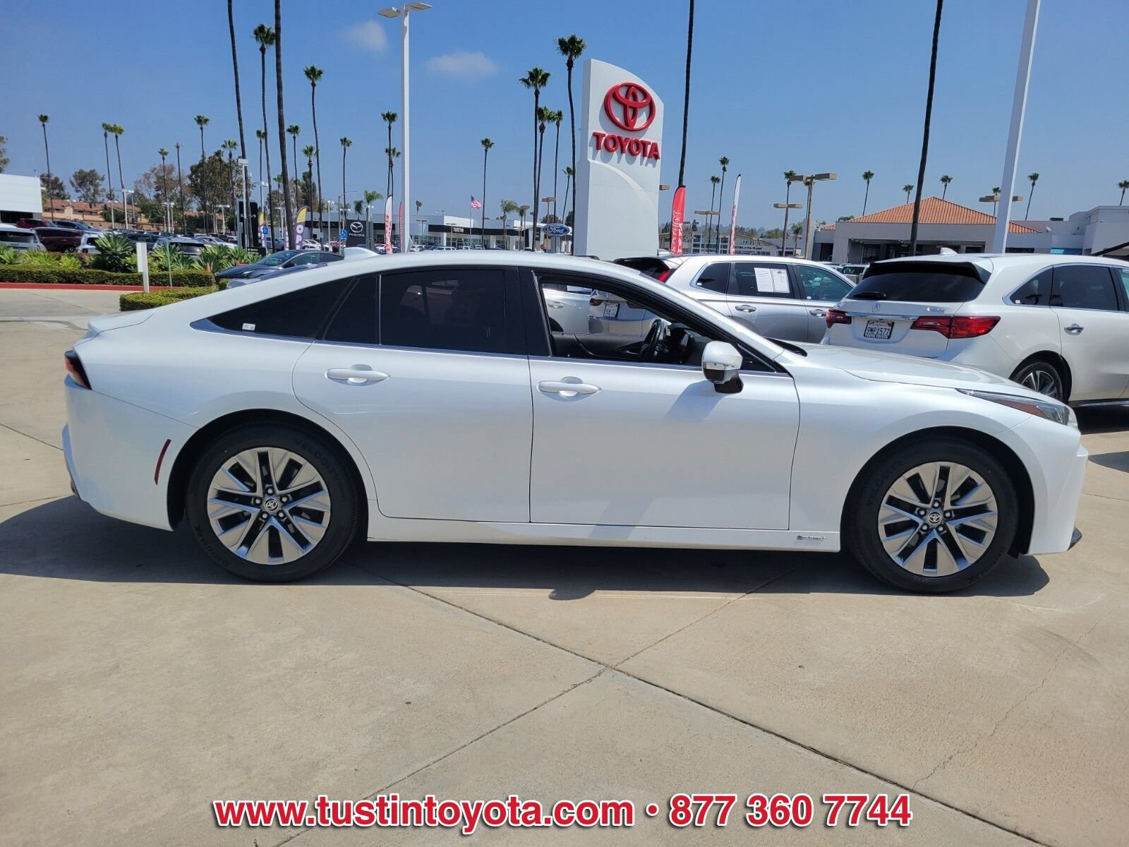 Used 2024 Toyota Mirai w/ Advanced Technology Package RWD image 3