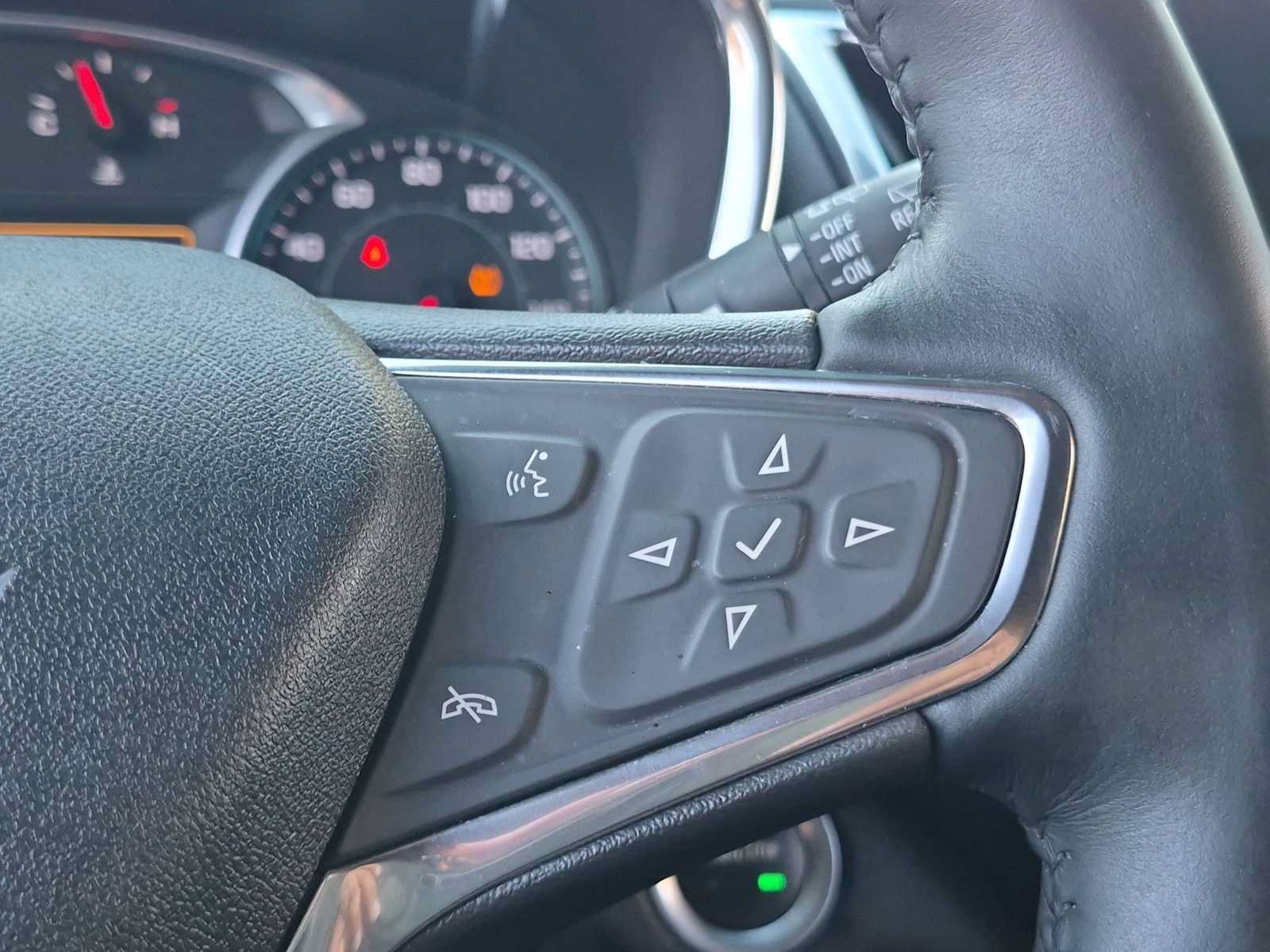 Used 2020 Chevrolet Equinox Premier AWD/4WD image 24