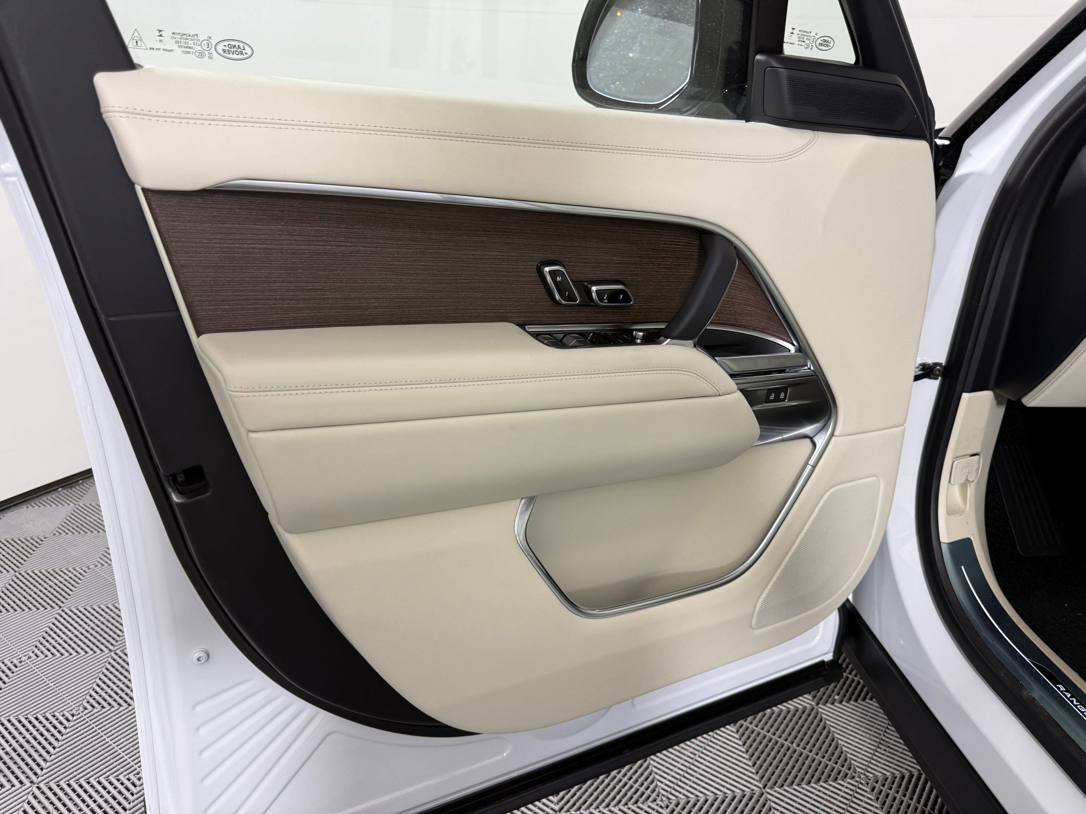 New 2026 Land Rover Range Rover SE AWD/4WD image 22