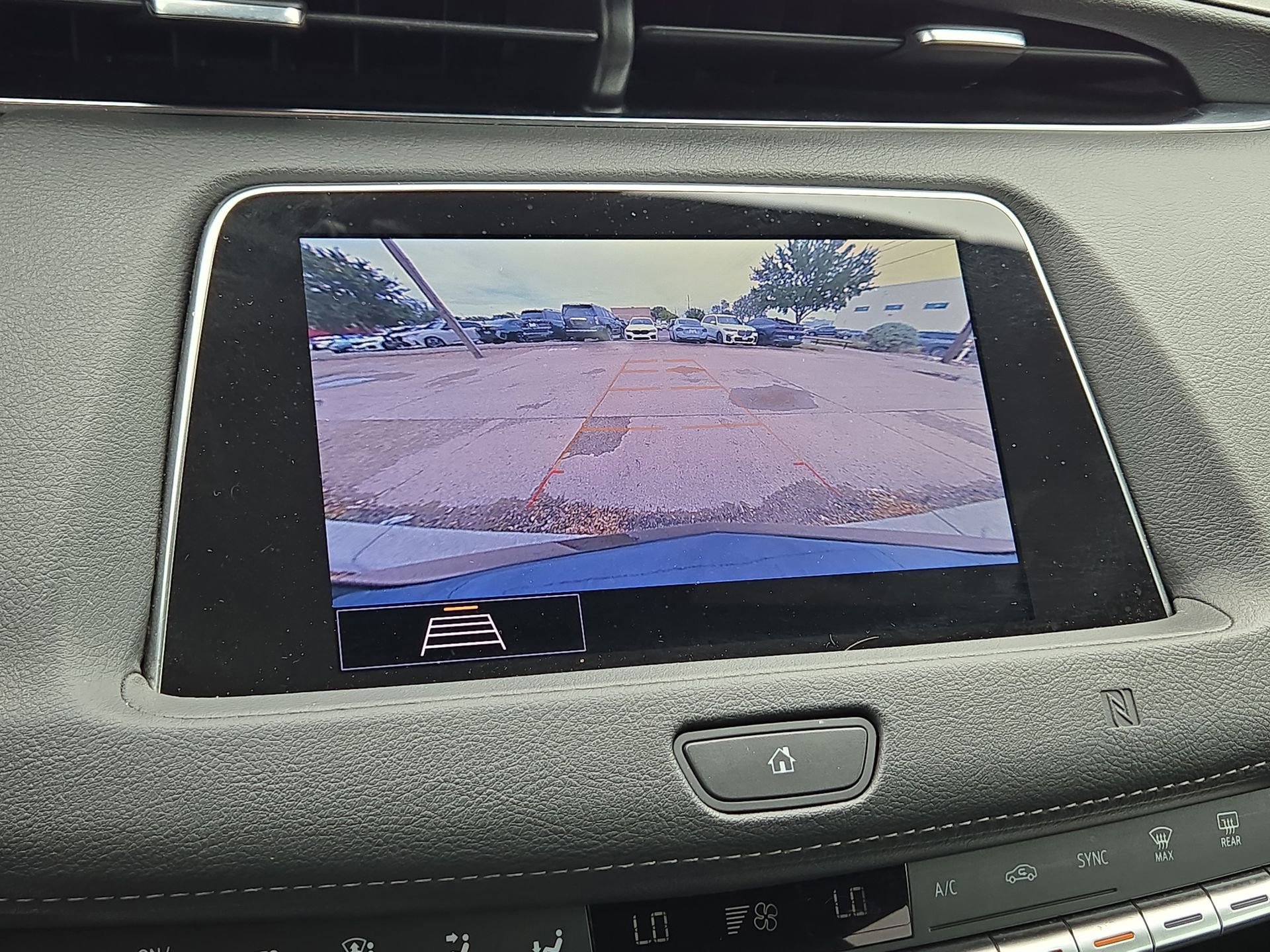 Used 2020 Cadillac XT4 Premium Luxury FWD image 18