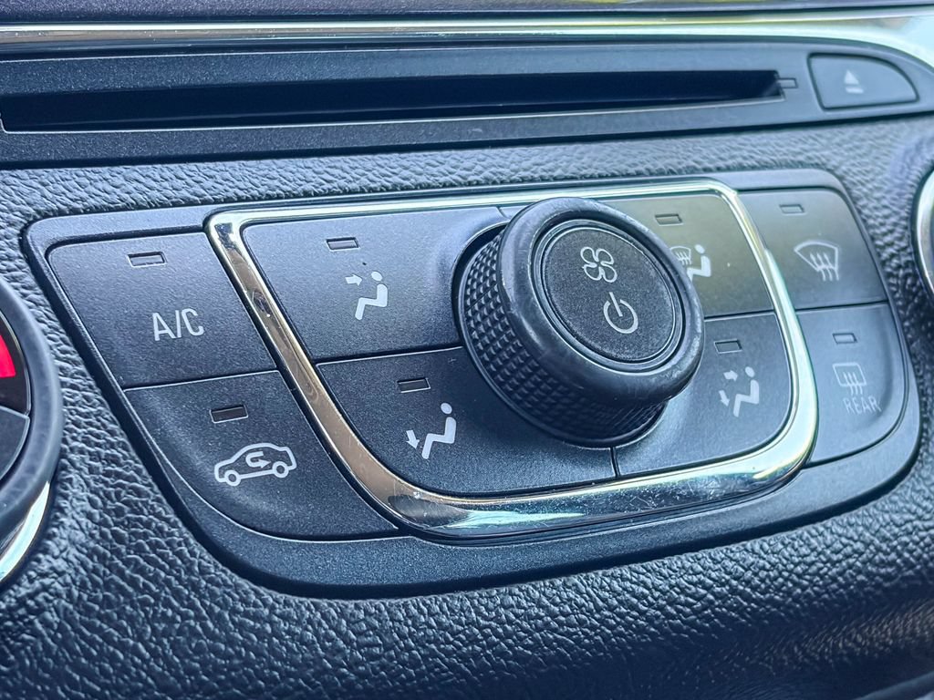 Used 2017 Chevrolet Impala Premier FWD image 31