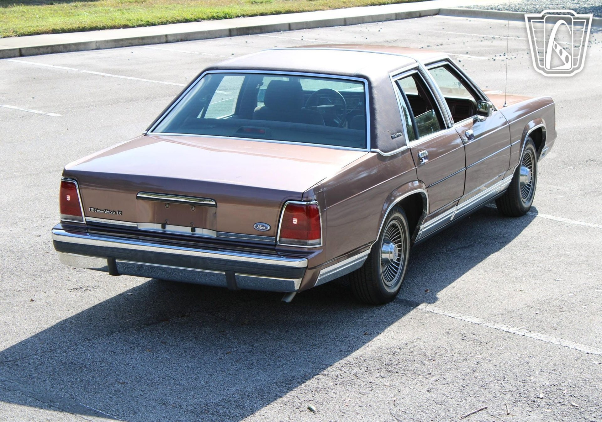 Used 1989 Ford LTD Crown Victoria image 12