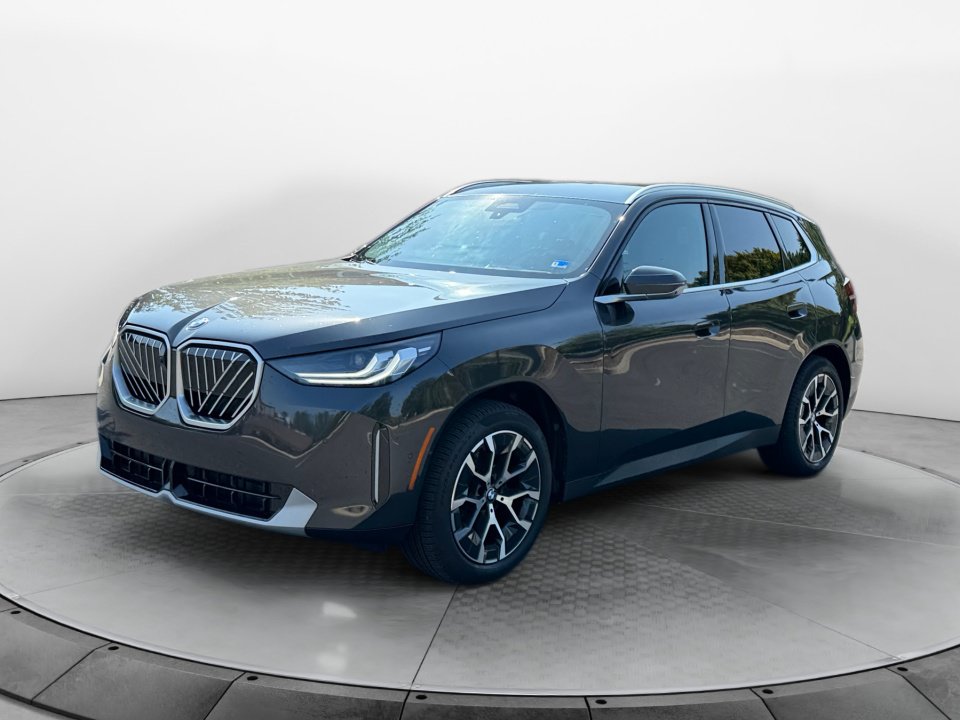 Used 2026 BMW X3 xDrive30i w/ Premium Package AWD/4WD image 3