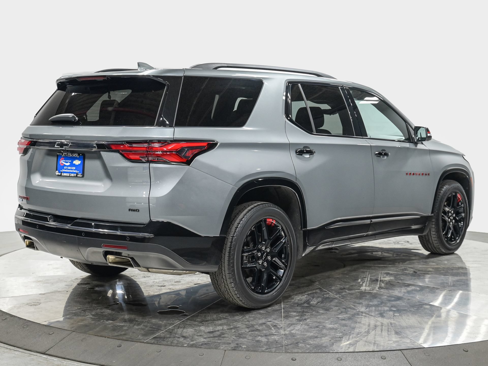 Used 2024 Chevrolet Traverse Premier w/ Redline Edition AWD/4WD image 7