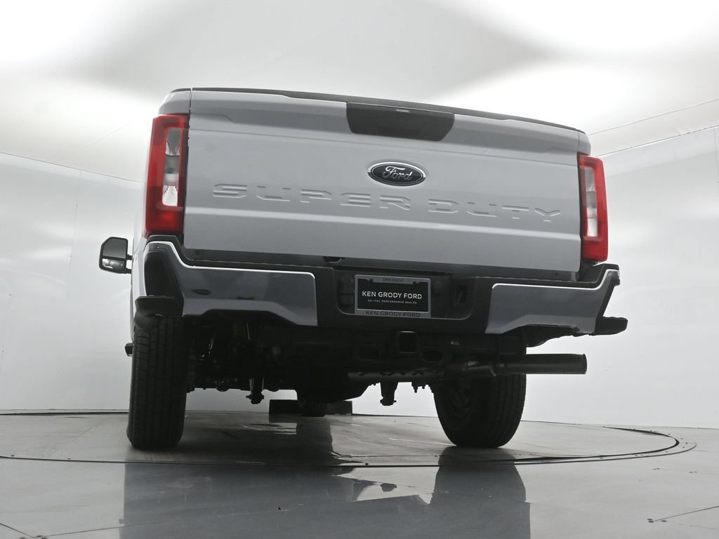 New 2026 Ford F250 XL w/ XL Chrome Package RWD image 43