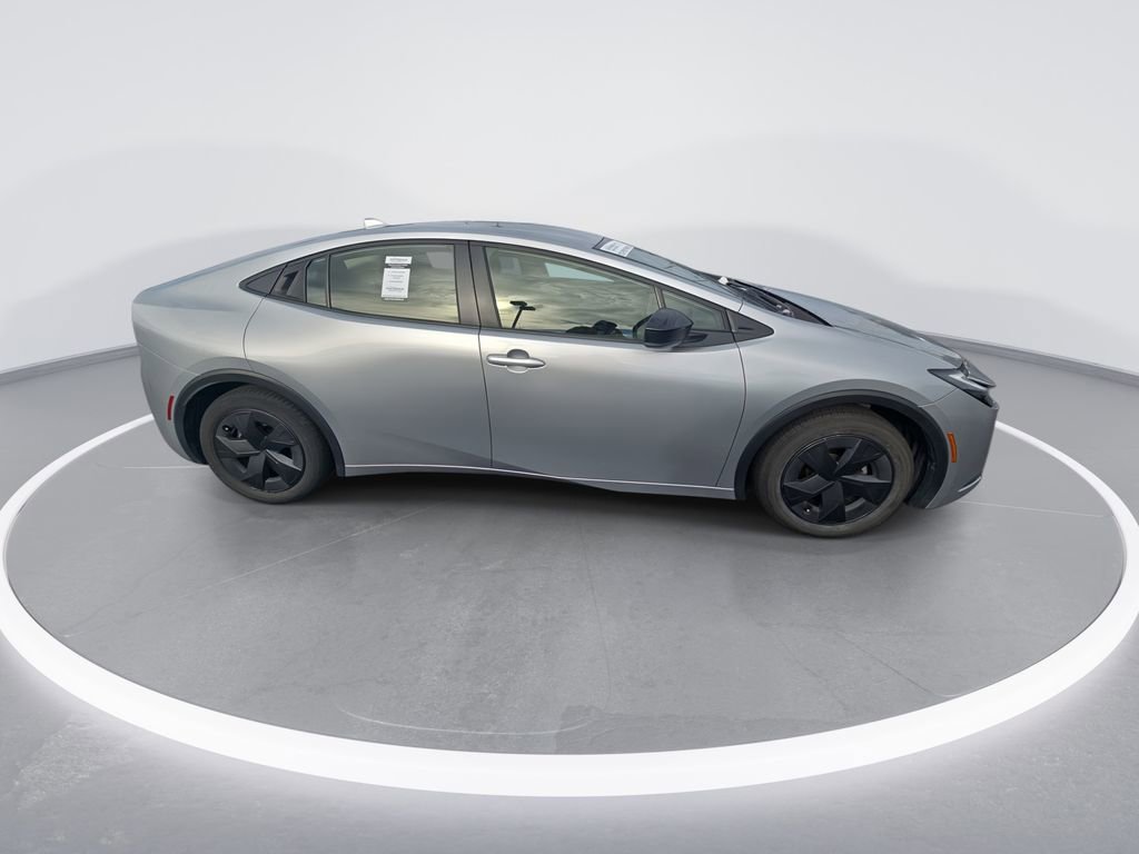 Used 2024 Toyota Prius LE image 9