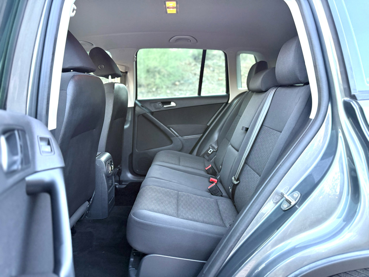 Used 2017 Volkswagen Tiguan Limited w/ Premium Package image 15