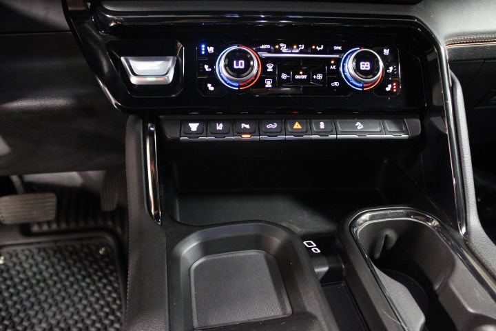 Used 2025 GMC Sierra 2500 AT4 AWD/4WD image 35