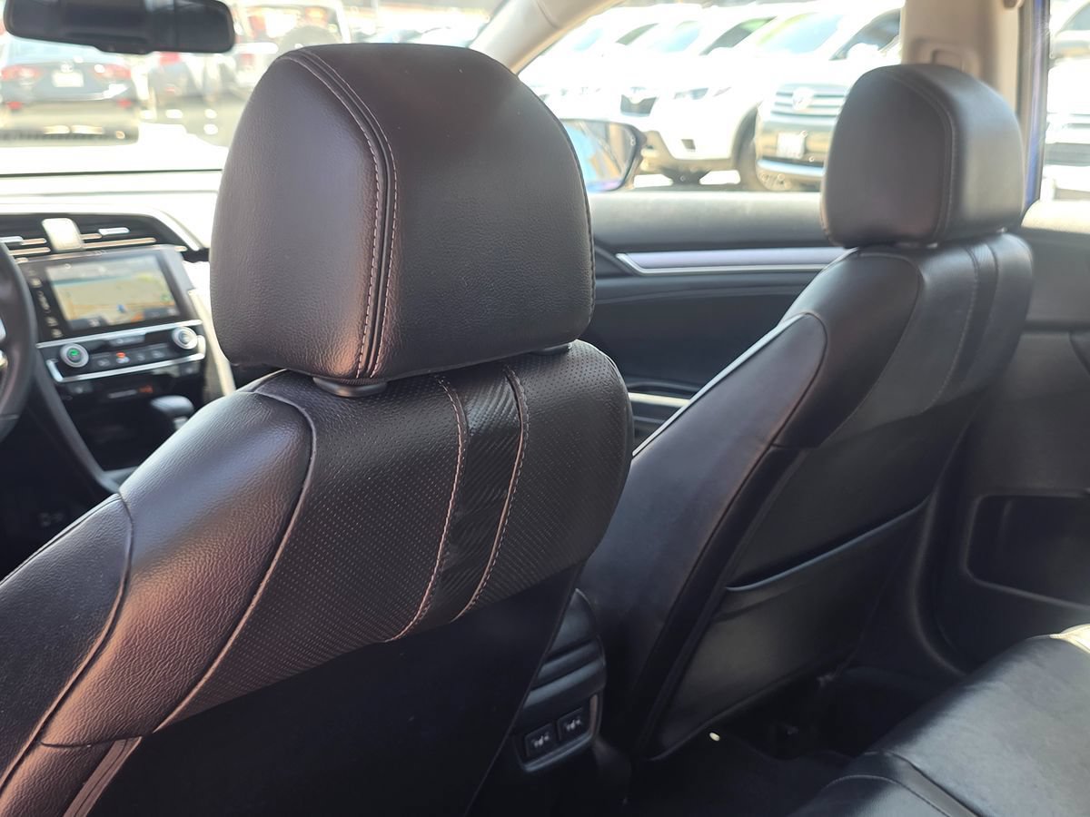 Used 2018 Honda Civic Touring image 24