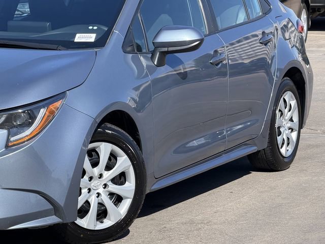 Used 2023 Toyota Corolla LE image 3