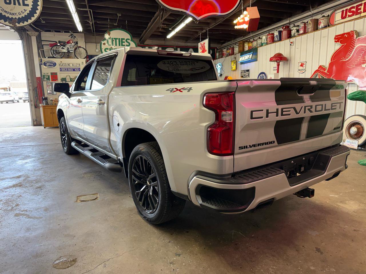 Used 2020 Chevrolet Silverado 1500 RST w/ Rally Edition image 3