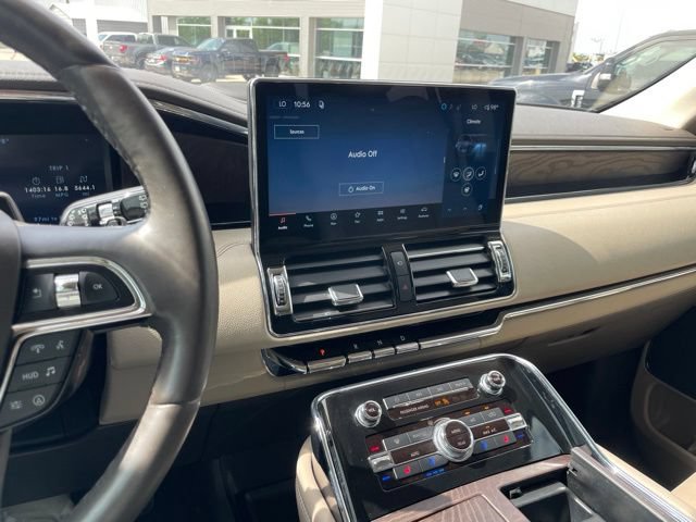 Used 2024 Lincoln Navigator L Reserve AWD/4WD image 18