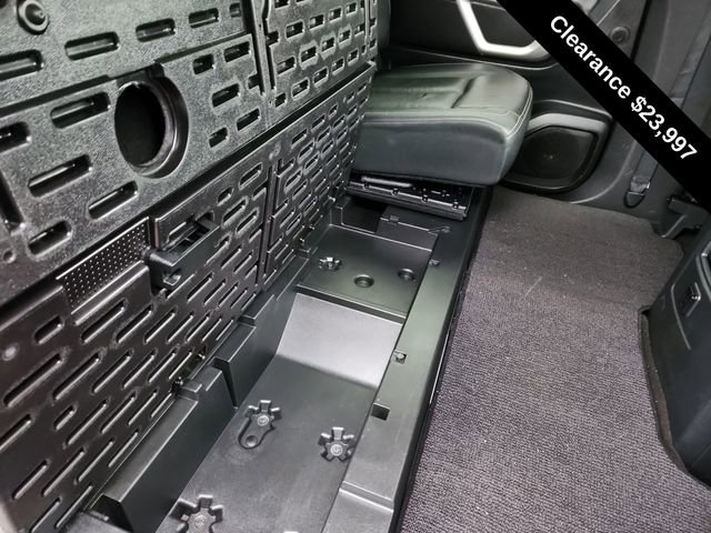 Used 2018 Nissan Titan SL image 28