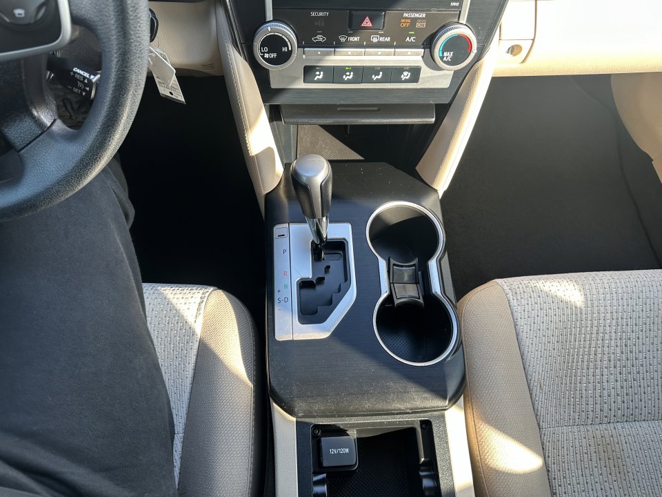Used 2012 Toyota Camry LE image 10