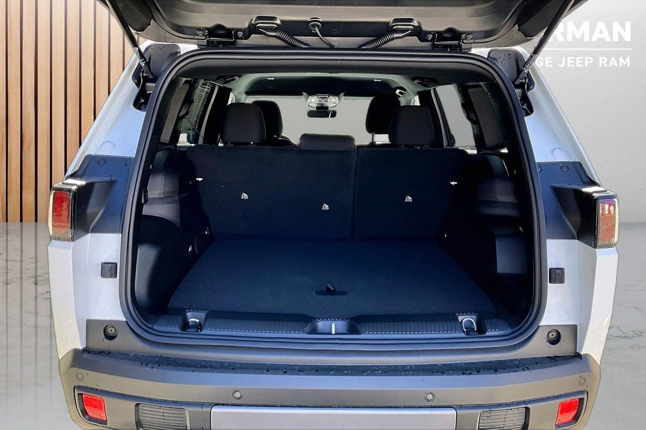 New 2026 Jeep Cherokee Laredo image 23