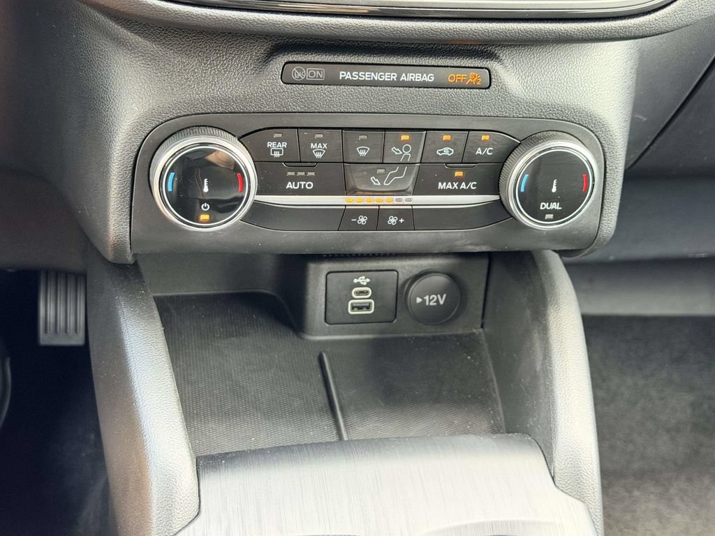 Used 2025 Ford Escape ST-Line AWD/4WD image 5