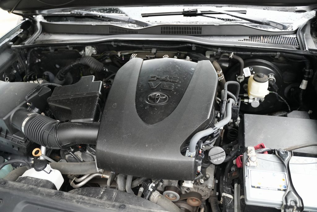 Used 2021 Toyota Tacoma Limited image 49