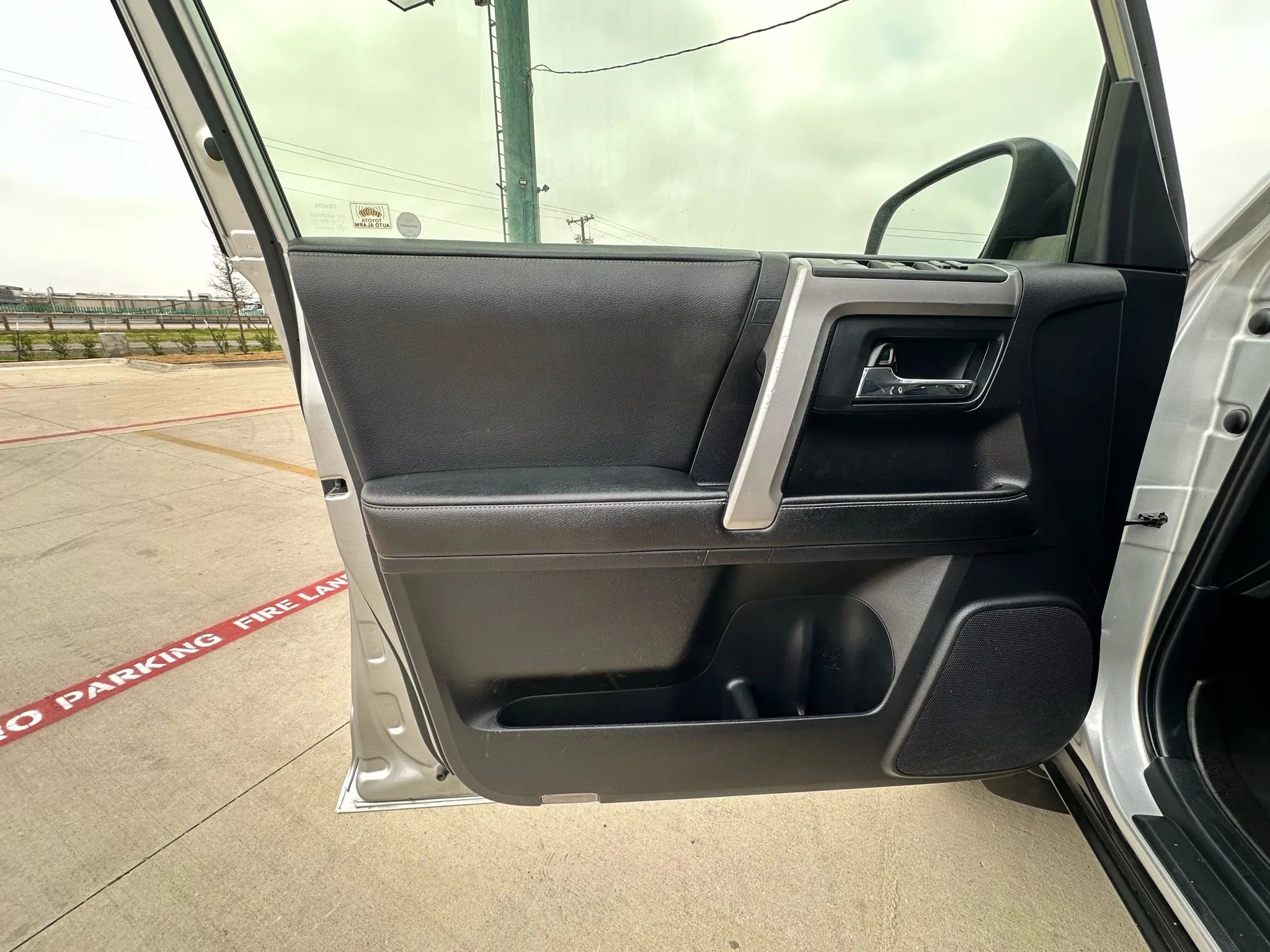 Used 2014 Toyota 4Runner SR5 Premium image 27