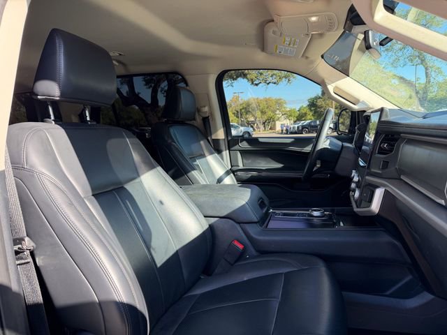 Used 2023 Ford Expedition XLT image 15
