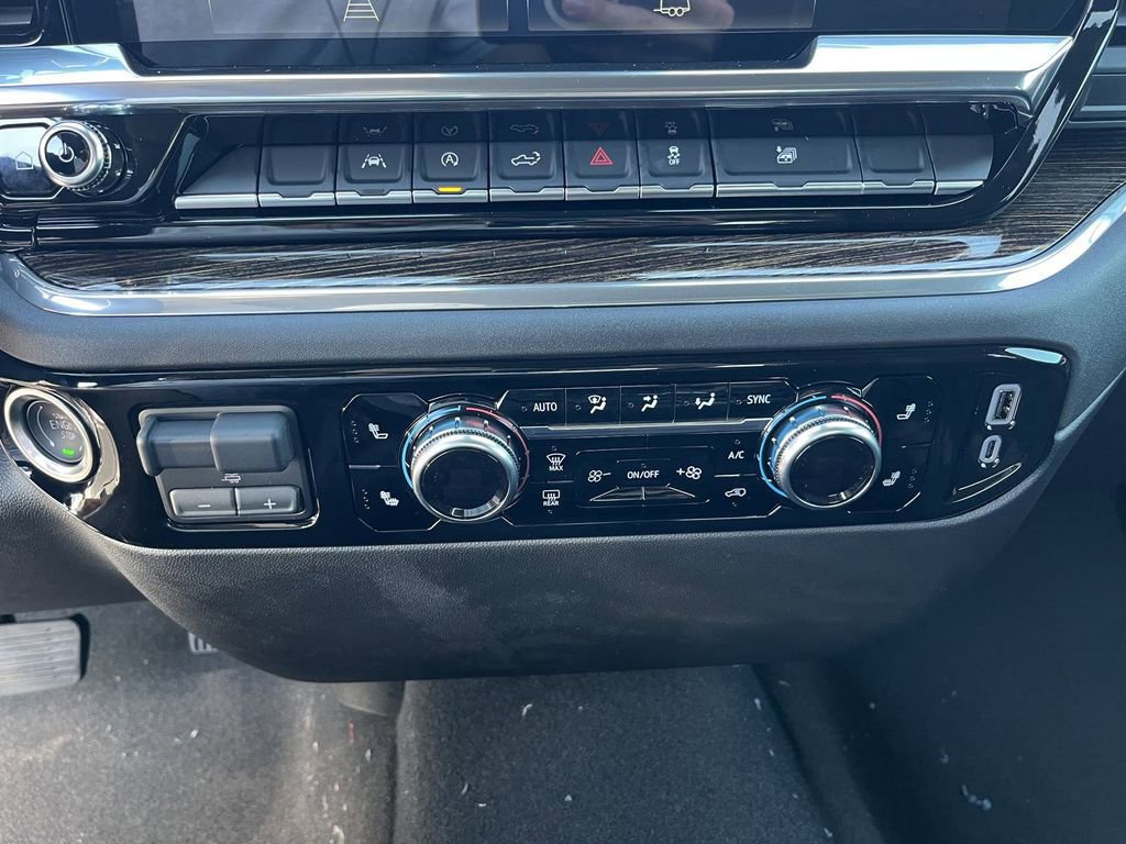 New 2025 GMC Sierra 1500 SLE image 12