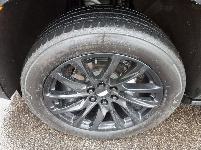 Used 2024 Cadillac Escalade Sport Platinum w/ LPO, ONYX Package image 12