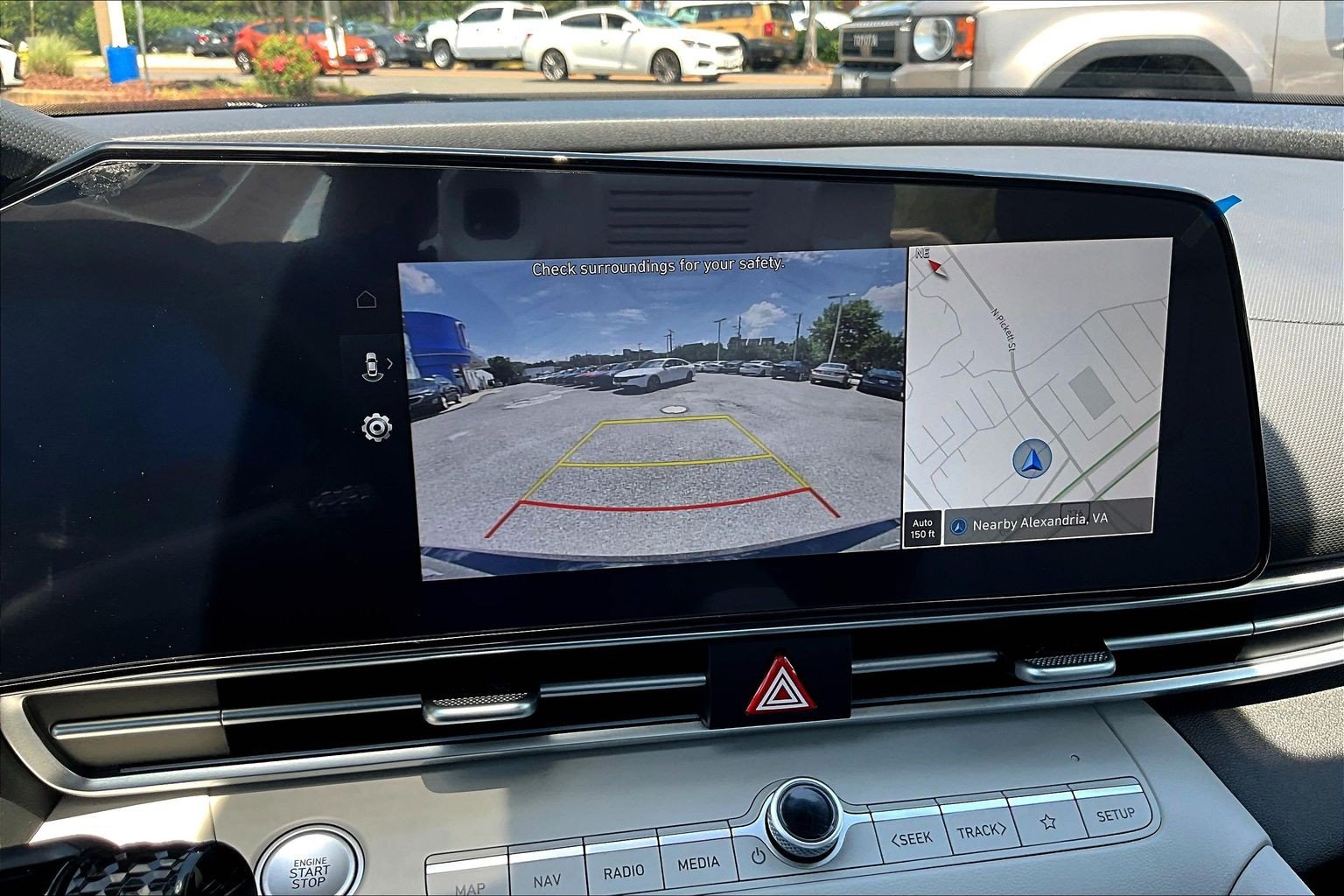 Used 2025 Hyundai Elantra Limited FWD image 23